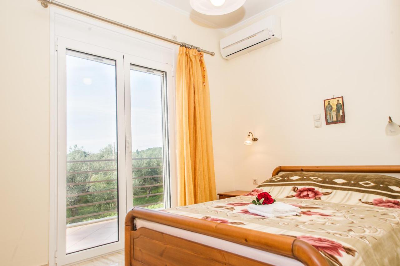 Cozy Flats In An Olive Grove By The Sandy Beach Kánalos Exterior photo
