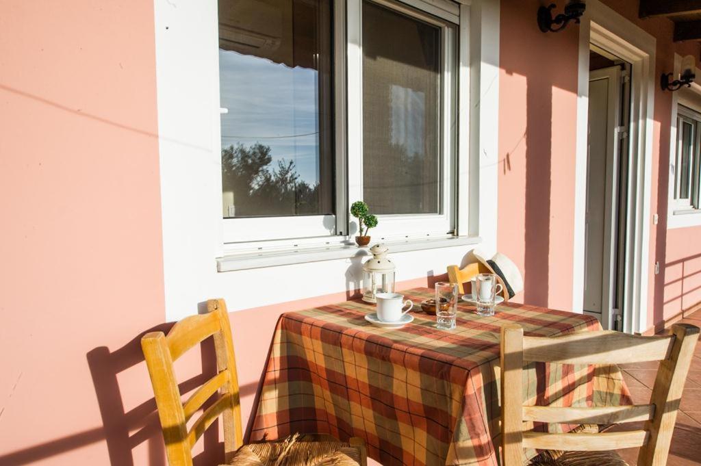 Cozy Flats In An Olive Grove By The Sandy Beach Kánalos Exterior photo